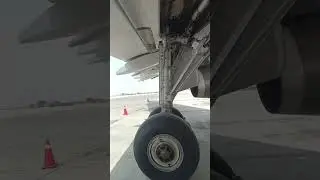 Main Landing Gear of Airbus A320 #aircraftengineer #airbusa320 #a320 #landinggear