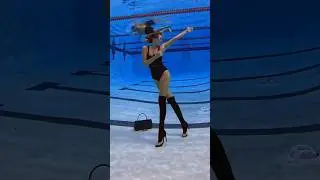 Dancing UNDERWATER 💧👠  #pool #dance #underwater #mermaid #heels