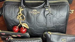 WHAT&rsquo;S IN MY BAG - Black Embossed Large Coach Rowan | Coach Outlet Find 🖤✨