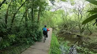 Rockrider All Mountain AM100HT : singletrack, wheeling et descente