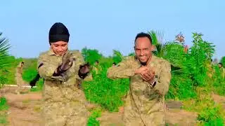 Gurmad qarantu shaw qumacay quudataa               Shucayib yare iyo shugri aragsan dawasho wacan