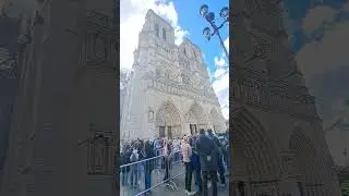 Catedral de Notre Dame Paris tocando os sinos