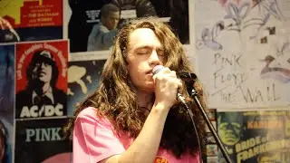 Lonelyspeck &bull; Sonic Sounds &bull; Live @ Wolfies Records
