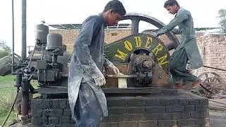 Old Black Diesel Engine Amzing Satrat System 22 Hp Old Technology Sauth Panjab Pakistan 