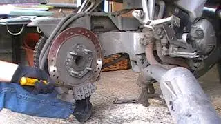 Replacing rear brake pads on a VFR800F (not the professional way)