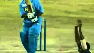Steve Bucknor FAIL   Plumb LBW not given   The lucky batsman   Sachin Tendulkar
