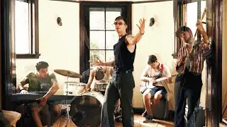 QU&Iacute;N QU&Iacute;A - Un Poco De Suerte (Videoclip Oficial)
