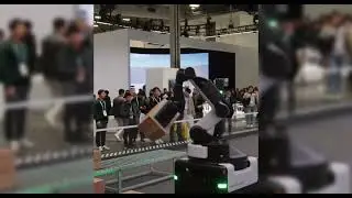 AI robotic arm #roboticarm #smartwarehousing #efficientstorage  #futureoflogistics  #automation