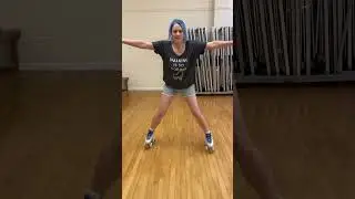 How To Stop On Roller Skates - Plow Stop #rollerskating #rollerskatetutorial
