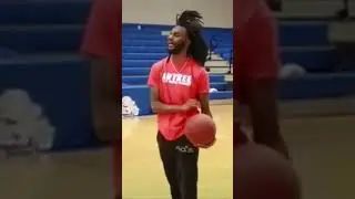 when a defender give you to much space pull up on him ⛹🏽&zwj;♂️  @Artkee_