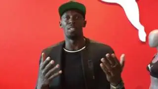 Usain Bolt fa fa gli auguri a Francesco Totti #4X10