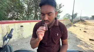 Snickers Peanut Brownie or Britannia Treat Croissant Apka Favourite Konsa Hai