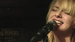 JET AIRLINER GIRLS WITH GUITARS