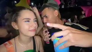 BEIJANDO DESCONHECIDAS NO BLOQUINHO DE CARNAVAL 2023 UNIVERSITARIO ENTREVISTA MOSQUIT&Atilde;O CARNAFARRA