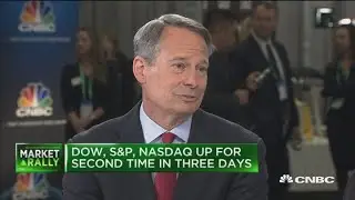 Charles Schwab's Bettinger: Clients are moving into fixed income