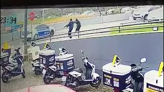 Metro cops ordered to driver past Pinecrest Mall robbery