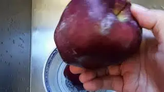 #apple.. proper way of washing.. #remove wax #real color #hotwater  @atelhyneocier3368