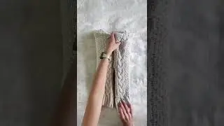 Folding Sweater! 😍😩 #shorts #youtubeshorts #foldinghacks #sweater #winter