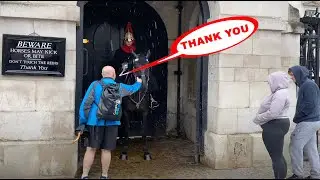 Respect to this man!! He says Thank You to the Guard after petting the King&rsquo;s Horse.