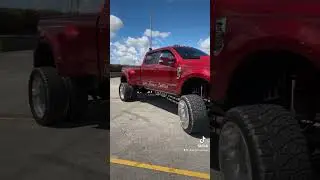 🌴 #F350 #KingRanch on Terra Hunter RT Venom Power Tires @papisgarage @ng_lighting @floridatruckmeet