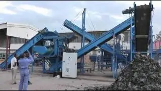 Drcen&iacute; - recyklace osobn&iacute;ch pneumatik / Shredding - recycling of passenger tires.