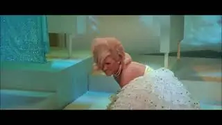 Amber Von Tussle falls - Hairspray (2007)