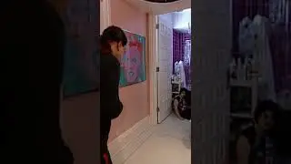 Оззи Осборн помогает своей дочери, страдающей похмельем