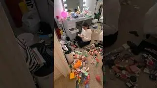 Cleaning out my Makeup Vanity✨ organizing, Cleaning & Decorating￼