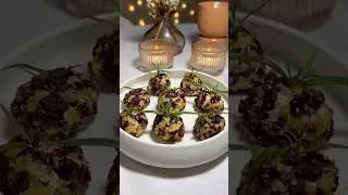 Cranberry and Walnut Goat cheese Ball 💫