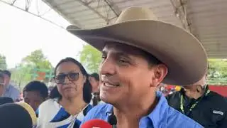 Cesar Zorro- Entrega de tablets en Nunchia