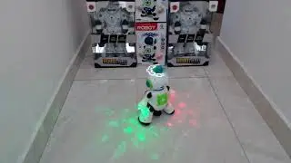 Rob&ocirc; dan&ccedil;arino com giro 360&deg;, &oacute;tima op&ccedil;&atilde;o para presente.
