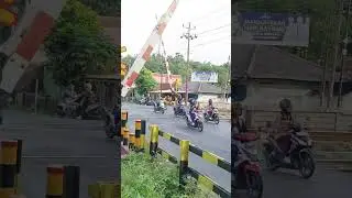Railroad Gate Down, Tension Up | Palang Turun Ketegangan Naik