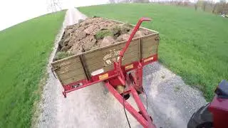 IHC 423 Erdaushub wegbringen