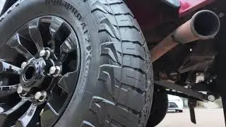 Under 1990 Land Rover Defender 90