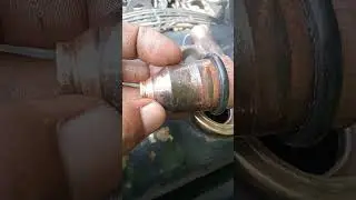 cat 3116 engine fuel and water delution due to a broken injector sleeve..