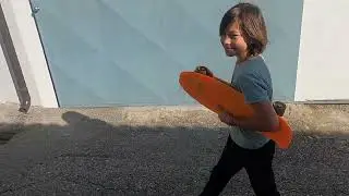 ROLLER SKATE