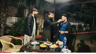 Friend ko di surprise birthday party🥳🤩 ghr pr bani Karachi style biryani ❤️