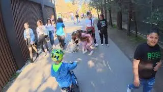 Aleksandar so velosiped do park