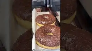 Donuts 🍩 So Good, You&rsquo;ll forget Your Diet 😆 #food #donuts #shorts