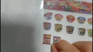 ボンボンドロップシールとお菓子のシールを貼ったよ！