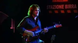 Linley (Martian) Marthe bass solo Live in Roma -  Italy 2008