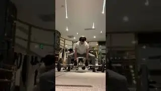 Learning sumo deadlift (60kg)