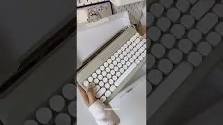 🍵 retro keyboard in matcha green color 🪴