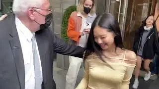Jennie and Jisoo of K-pop Super group BLACKPINK head out in NYC!#jennie #jisoo #blackpink