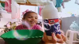 Testando a cola pritt para fazer slime