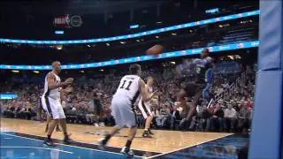 Dwight Howard bounces ball off Chris Quinn's head