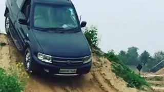 Tata Safari dicor antry
