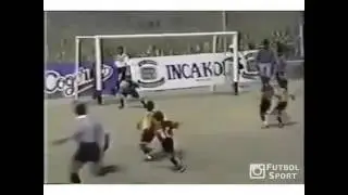 Prodigy Messi when 10-year-old! Amazing skills!