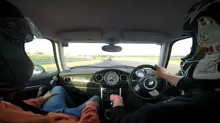 R53 Mini Cooper S trying to chase Meglio and Boosted MX-5 at Snetterton