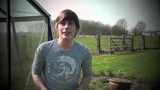 Angelo's moestuintip 4: zaaien in de tuinkas of in een propageerbakje